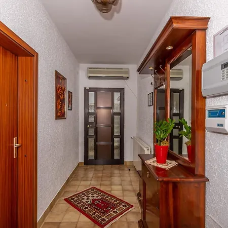 With A Parking Space - 22846 Apartment Novi Vinodolski
